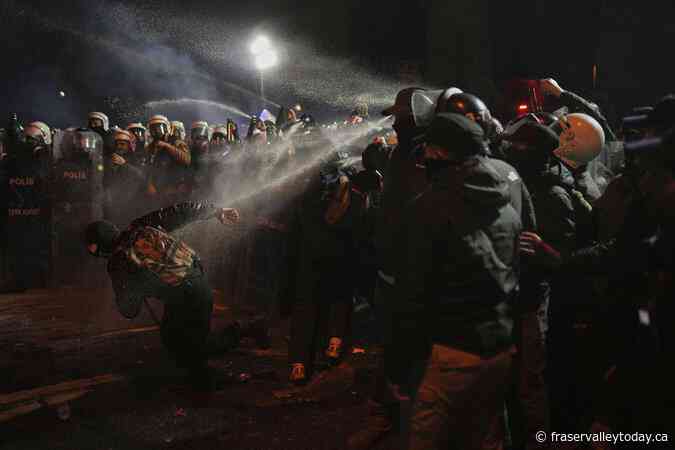 Turkish court orders Istanbul mayor jailed pending trial on corruption charges