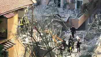 Esplosione in una palazzina a Monteverde, si scava tra le macerie