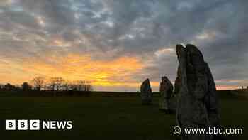 Wiltshire in pics: Spring equinox and indoor moon