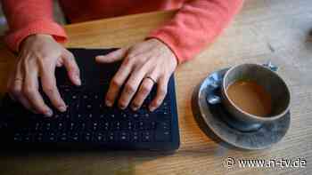 Sorge um Atmosphäre und Umsatz: Cafés verbannen Laptops für mehr Gespräche