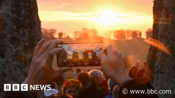 Headlines: Hottest day of the year and falcon eggs