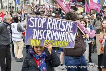 Nationale betoging tegen racisme brengt duizenden deelnemers op straat: “Wij zullen mensenrechten blijven verdedigen”