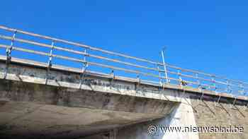 Brugleuningen E19 over Kapelstraat in Overbroek afgebroken