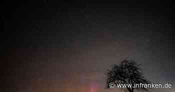 Beeindruckendes Himmelsspektakel über Bamberg: Polarlichter und Saharastaub sorgen für Farbenzauber