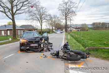 Motorrijder in levensgevaar na frontale botsing in Pepingen