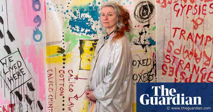 Travellers ‘stuck’ while other minority groups in UK progressed, says artist