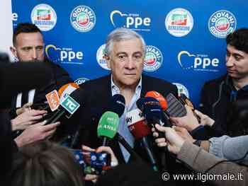 Scontro nella maggioranza. Tajani: "Populisti quaquaraquà"