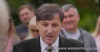 BBC Antiques Roadshow expert in awkward apology to guest after item admission