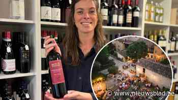 Italiaanse wijnmaker stelt wijn voor in Bornem tijdens degustatieavond Winehero