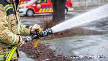 Vrijstaande garage brandt helemaal uit in Meeuwen