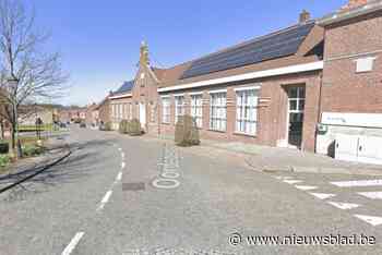 Oordegemdorp afgesloten voor alle verkeer door waterlek