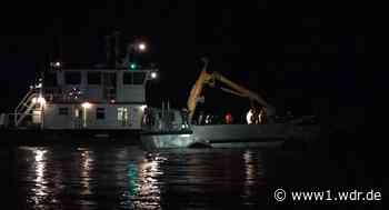 Filmteam bleibt mit Amphibienfahrzeug im Rhein liegen