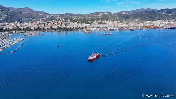 Onderzoeksschip Fugro Mercator aan de grond voor kust Italië