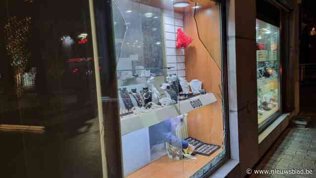 Parket eist jaar cel tegen man die ramkraak pleegde op juwelierszaak in hartje stad: “De winkeliers hebben tot op vandaag schrik dat het opnieuw zal gebeuren”