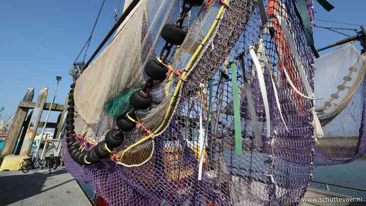 Staatssecretaris biedt langjarige natuurvergunning voor garnalenvissers