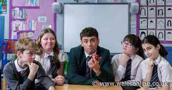 Tom Daley learns energy-saving tips from primary school kids