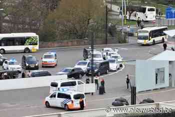 Overmeesterde gewapende man zit in cel: “Was vrij onder voorwaarden”