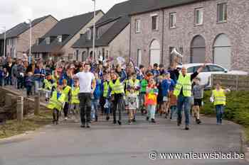 Protestmars tegen sluiting wijkschool lokt 250-tal deelnemers: “Wij eisen meer inspraak”