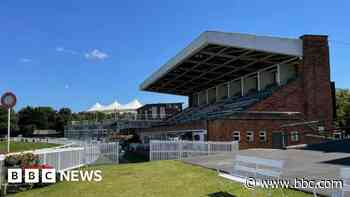 Racecourse stand set to be demolished and replaced