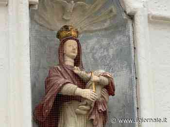 Sfregio alla statua della Madonna con Gesù bambino, testa decapitata con una pallonata