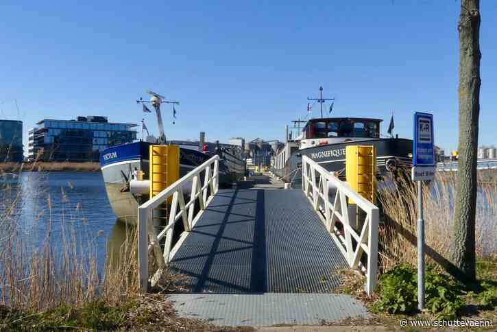 Passagierssteiger in Amsterdam twee jaar zonder walstroom