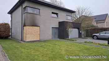 Uitslaande woningbrand in Grote Heide:  gezin ter controle naar ziekenhuis, hond gered