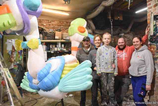 CARNAVAL HALLE. Miniatuurkes houden het beestig sportief