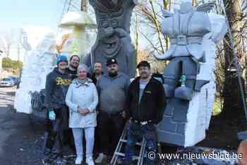 CARNAVAL HALLE. De Ketjes als ridder-brandweermannen