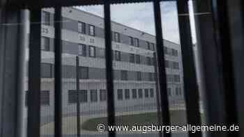 JVA Gablingen: Ermittler werten 40.000 Handychats der Bediensteten aus