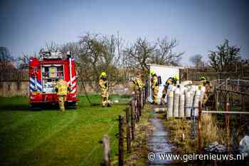 Brand vernietigt grasveld achter boerderij