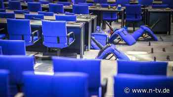 "Fehler nicht aufgefallen": Bundestag baut AfD-Stühle aus - und vergisst den Einbau
