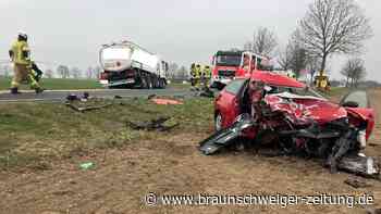 Frontalkollision in Wolfsburg: Hubschrauber bringt Frau ins Klinikum