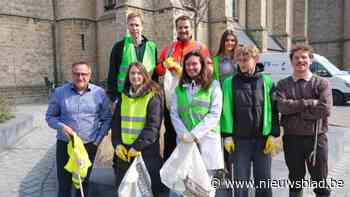 Schepencollege geeft voorbeeld in strijd tegen zwerfvuil met aftrap lentepoets: “Elke bijdrage telt”