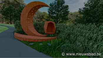 Sterrenweide krijgt een maanvormige zitbank als herdenkingsmonument