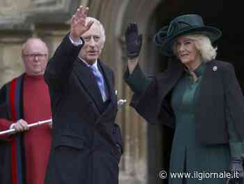 Carlo e Camilla rinviano la visita al Papa: cosa è successo
