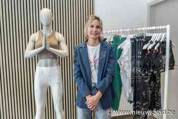 Cindy (44) verkoopt sport- en vrijetijdskledij voor vrouwen in nieuwe winkel Isado: “Passie voor mode en sport combineren”