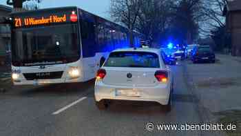 Auto erfasst zwei Kinder in Schnelsen – Mädchen im Krankenhaus