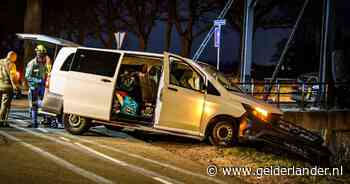 Meerdere gewonden bij ernstig ongeval: zes ambulances rijden slachtoffers naar het ziekenhuis