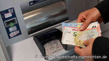 Bargeld abheben wird schwieriger: Abbau von Bankfilialen und Geldautomaten - wie der Zugang zum Bargeld schwindet