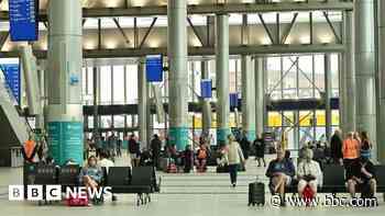 Irish signs at Grand Central Station to cost &pound;150k