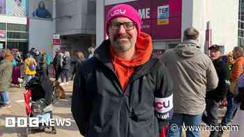 Uni staff strike for two days over 'withheld pay'