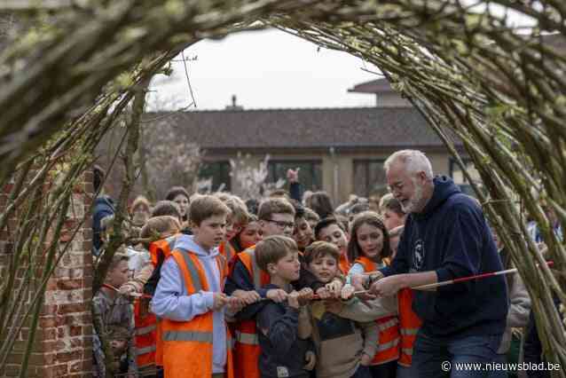 Nieuwe dierenweide boeit schoolkinderen en senioren van woonzorgcentrum