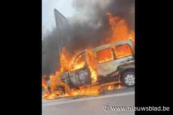 Wagen in lichterlaaie op Brusselse ring