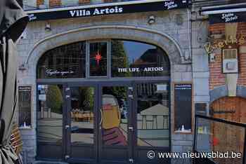 Jaar cel met uitstel voor caféganger die man met mes in rug steekt: “Was vergeten dat op zak”