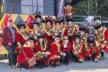 Carnavalsgroep wil garderobe vernieuwen en doet oude kostuums van de hand “voor een prikje”