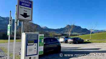 Neue Park-Regeln für E-Autos sorgen in Samerberg für großen Unmut