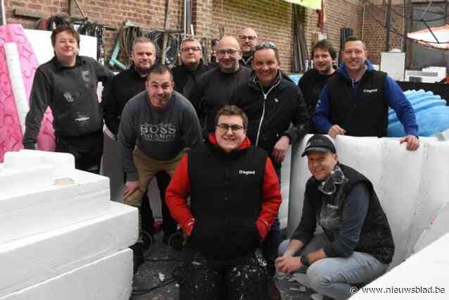 CARNAVAL HALLE. Froesjeleirs gaan met zeppelin de lucht in