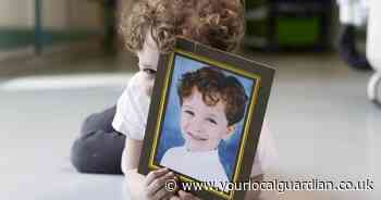 Celebrity snapper takes 'school photos' of kids at Great Ormond Street Hospital