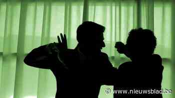 Man negeert huisverbod en gaat zijn partner in Spanje te lijf: parket eist 18 maanden effectieve celstraf