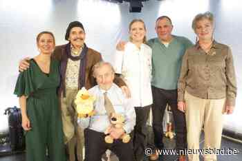 Papa dementeert en nu is niets meer wat het lijkt: theatergezelschap Jot brengt drie keer ‘Tryskyl’ naar Oostakker